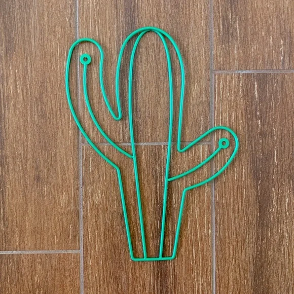 Set Of 3 Metal Cactus Wall Decor - Picture 2 of 2